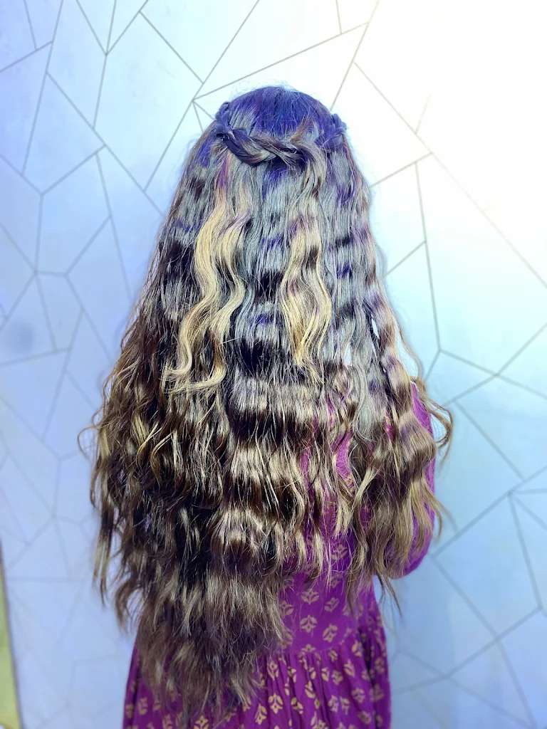 Meenakshi Dutt Makeovers Academy Hair