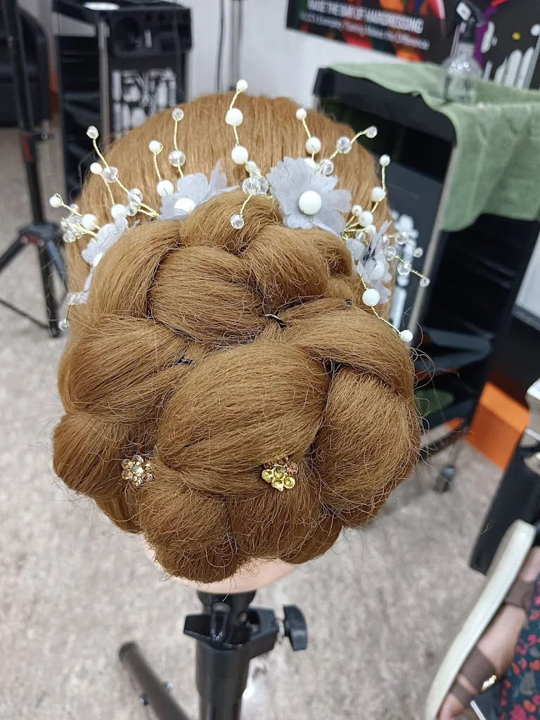 VLCC School Of Beauty Institute hair