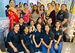 amrutamakeupstudioandacademypuneprofile