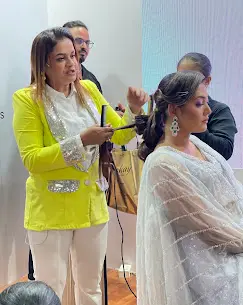 anamsiddiqehairmakeupacademymumbaihairclass