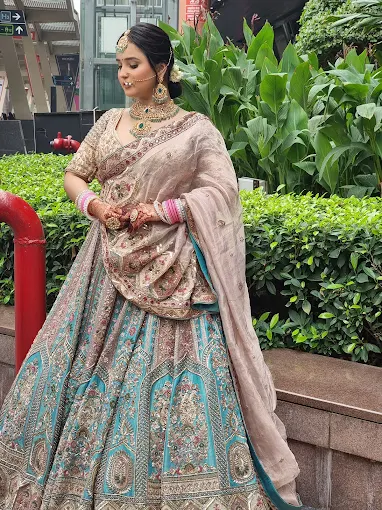 csbridalmakeupstudioandacademylogo profile