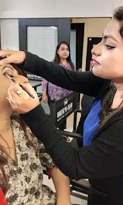 debispremiremakeupacademykolkatamakeupcourse