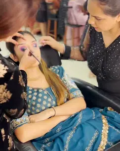 faritasacademymumbaimakeupclass