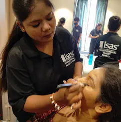 isasinternationalbeautyschoolnagpurmakeupcourse