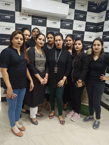 lakmeacademydilshadgardenimage2