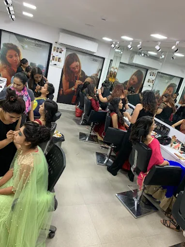 lakmeacademygtbnagarimage2