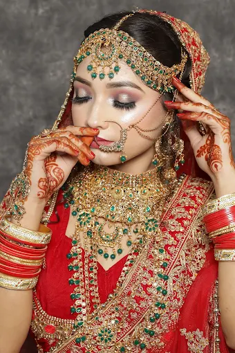 lakmeacademykamlanagarpoweredbyaptechimage