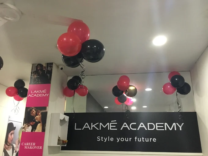 lakmeacademyludhianalogo