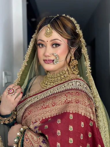 lakmeacademypoweredbyaptechsiligurimakeupcourse