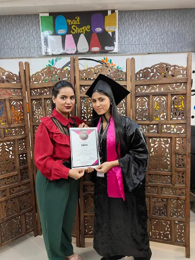 lakmeacademypreetviharpoweredbyaptechdelhiimage