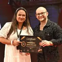 nikhitazmakeupstudioandacademysiligurilogo