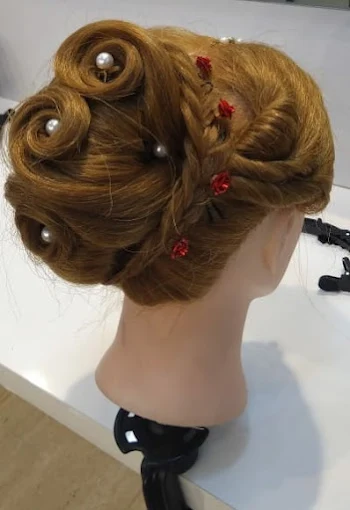 oraneinternationalschoolofbeautywellnessrajourigardenimage2