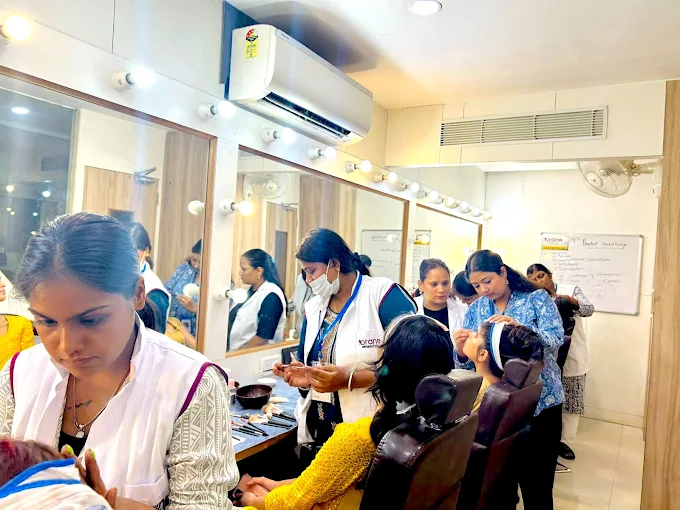 oraneinternationalschoolofhairmakeupbeautynoidaimage