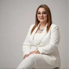 ruhanipuriluxurymakeupartistandmakeupacademyamritsarprofileimage