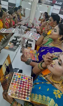 salonskillacademyofbeautymakeupclass