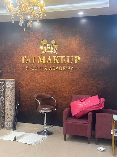 tajmakeupstudioacademylogo 1
