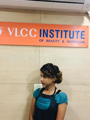 vlccschoolofbeautypitampuraimage2
