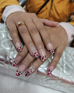 99 Salon Academy Samana nail art