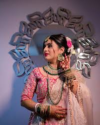 ARR SaloN Academy makeup