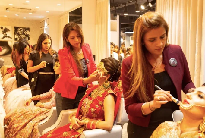 Aashmeen Munjaals Star Makeup and Hair Academy Courses