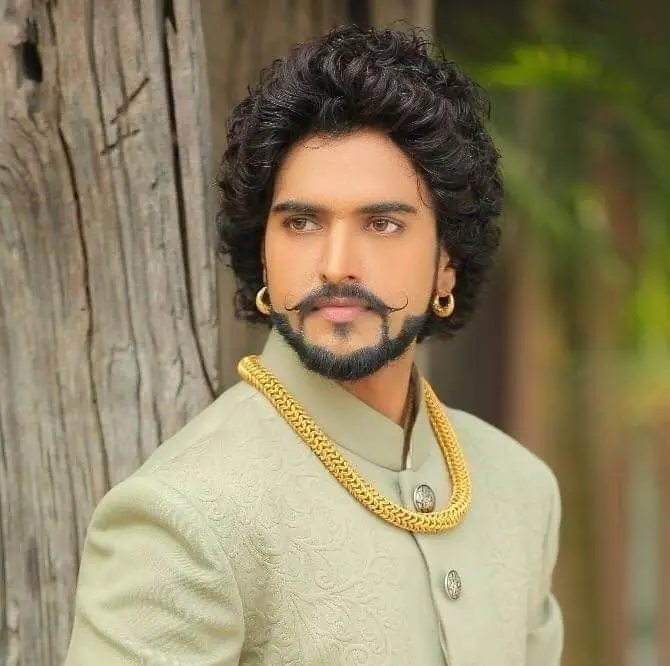 Anurag Makeup Mantra Logo