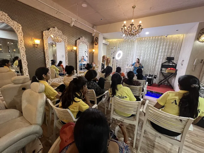 Archies makeup studio and beauty academy makeup class