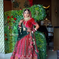 B U Smart Salon Academy makeup class