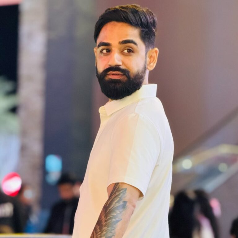 Darks Best Makeup Studio and Academy logo 768x768