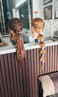 Divaksh makeup studio academy hair style