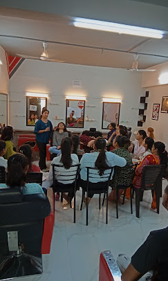 Empower Plus Beauty Academymakeup course