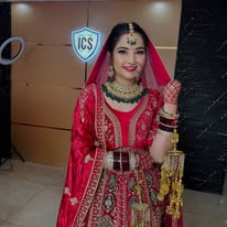 International Cosmetology School Dasuya makeup class