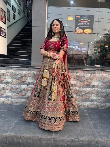 International Cosmetology School Of Beauty Wellness makeup course