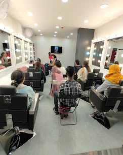 LAKME ACADEMY POWERED BY APTECH HINOO RANCHIclass