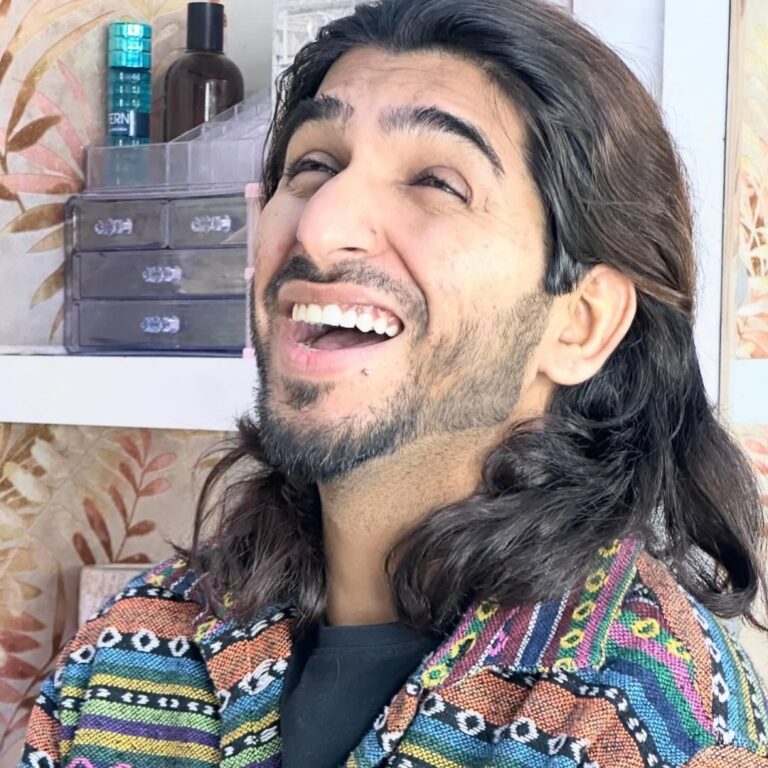 Micky Makeover Salon Academy Hisar logo 768x768