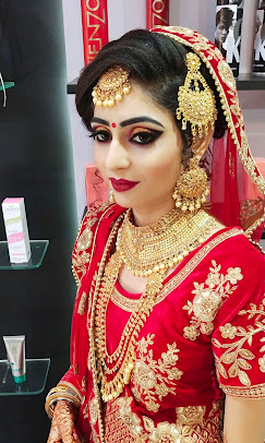ROOTS SALON AND ACADEMY SUNAM makeup