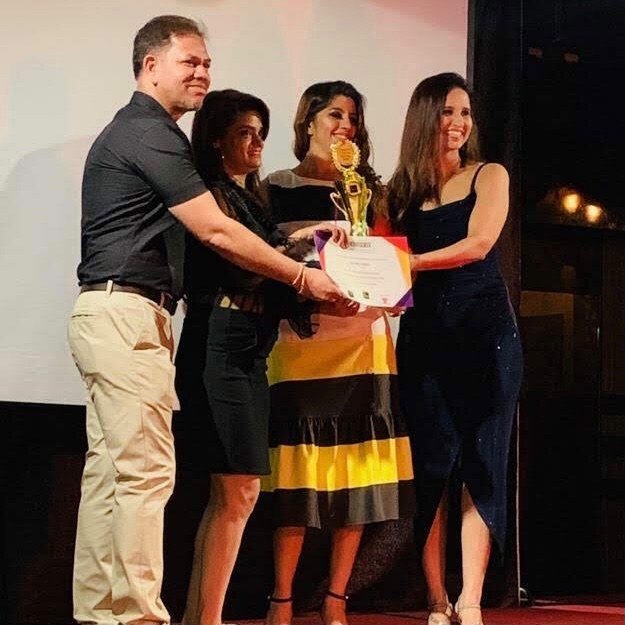 Rashmi Bridal Makeup Artist and Academylogo