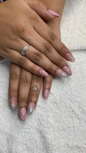 Salon 7 Hair Beauty Salon Academy nail