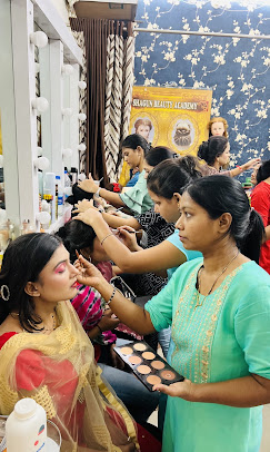 Shagun Beauty Academymakeup course