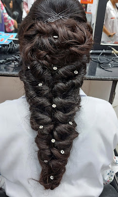 VLCC School of Beauty Shaheed Bhagat Singh Nagar hiar style