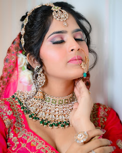 Velvet and Vino Luxury Salon and Academy makeup class