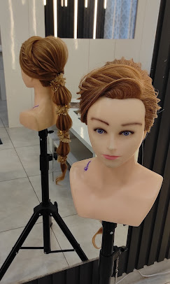 Wellin international School of Cosmetology Rohtak hair course