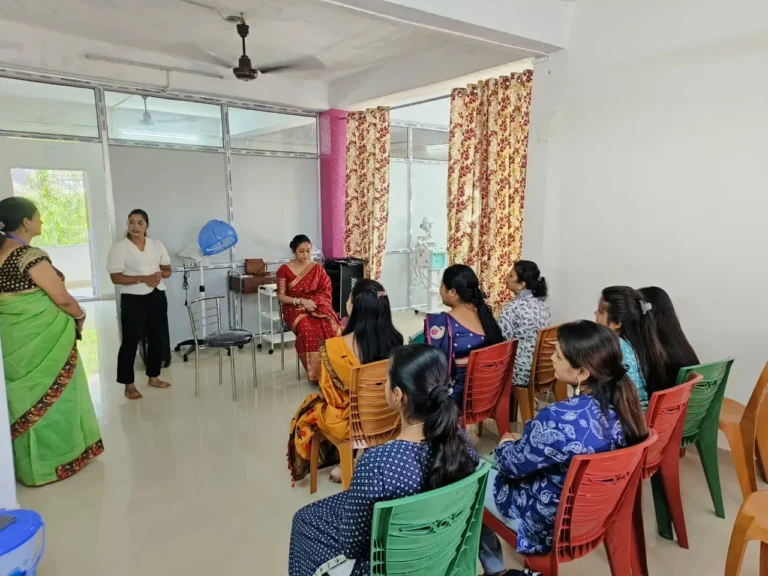 dreamzassociatesbeautyacademydibrugarhmakeupclasses 768x576