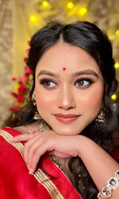 himanshisharmasmakeupstudioacademydibrugarhlogo