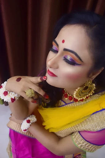 khubsuratmakeupstduioacademydhubrilogo
