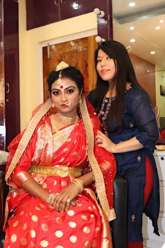 khubsuratmakeupstduioacademydhubriprofile