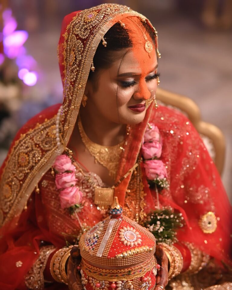 Makeup by @abhinawmakeupartist bihariweddingrituals❣️ @dr.aashriya 768x960